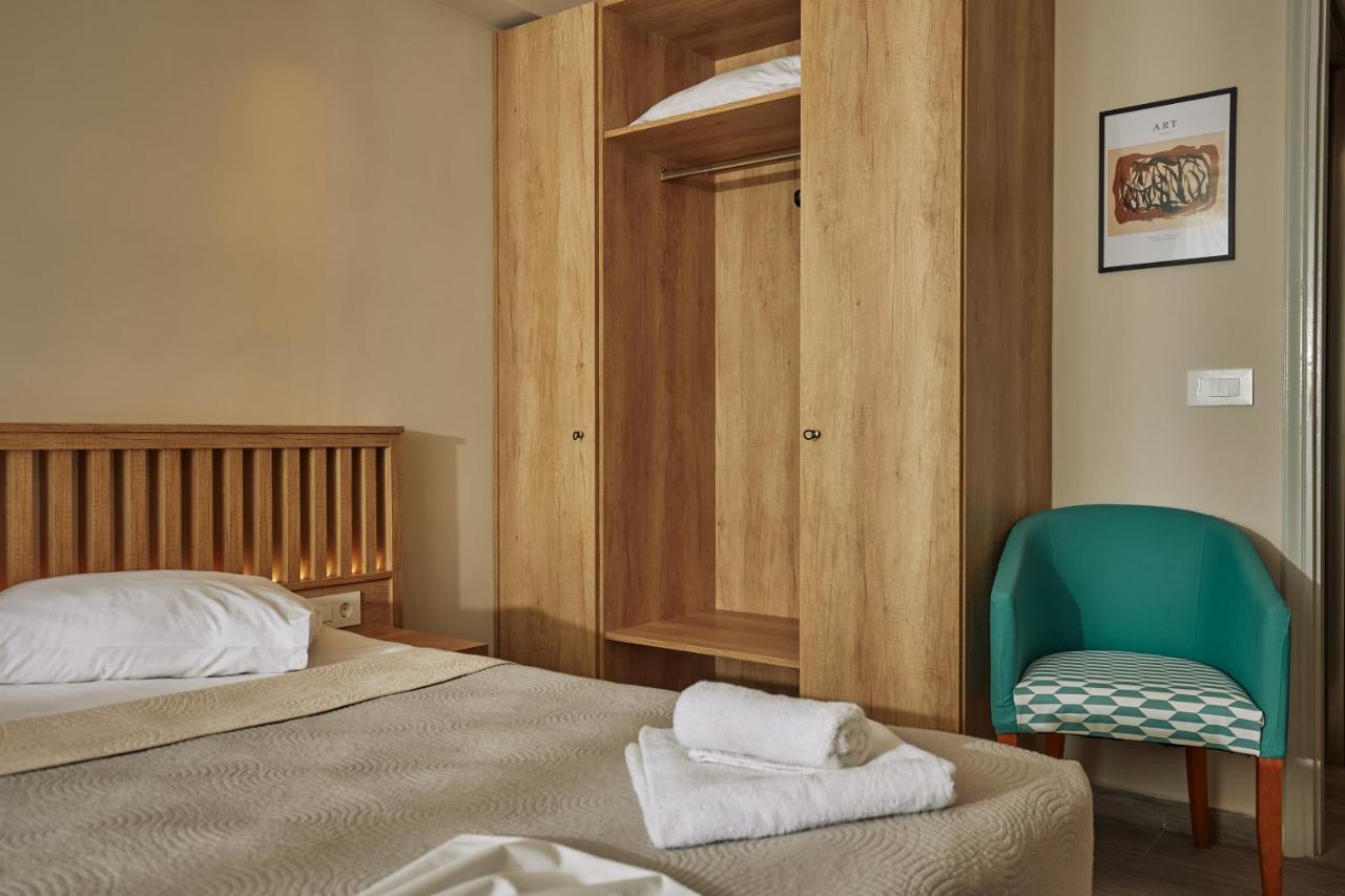 Iniohos Zante & 3* Argassi